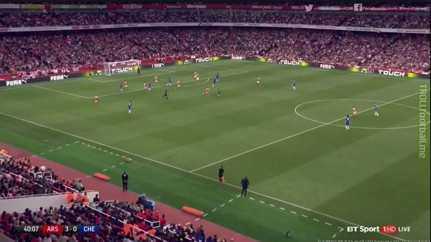 Gap between Chelsea defence and midfield leading to Ozil's goal