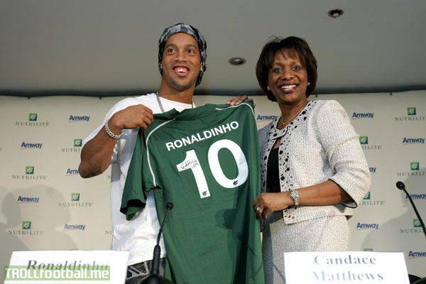 Ronaldinho has NOT joined Chapecoense. This is an image from 2008 when Dinho signed on as a product spokesman for Amway. Stay woke.