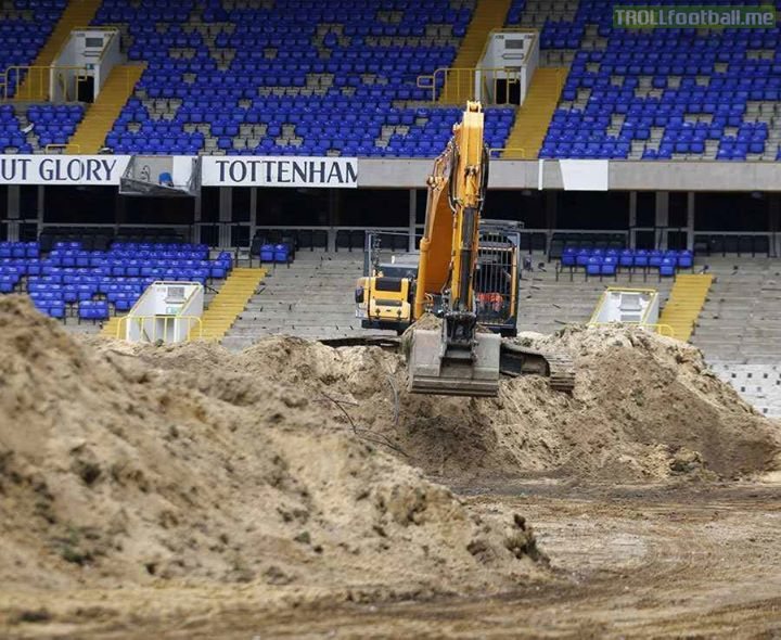 Meanwhile at White Hart Lane, Spurs continue searching for a Premier League trophy. Nothing yet but they're putting the pressure on the dirt