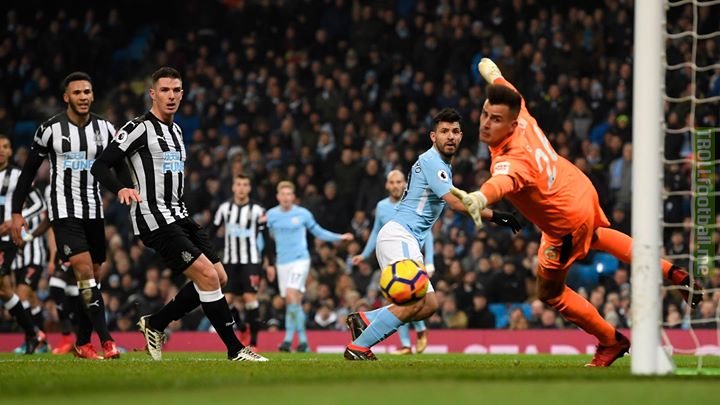 A perfect hat-trick from Sergio Aguero ensures a 3-1 win for leaders Manchester City over Newcastle