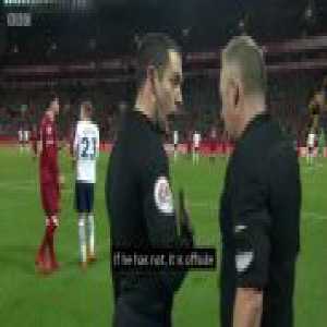 Discussion between Jon Moss and assistant referee on first penalty decision (with subs) [MOTD]