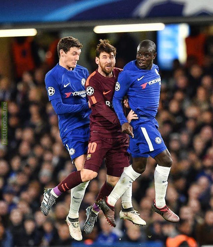 Great pic from the Chelsea-Barca game