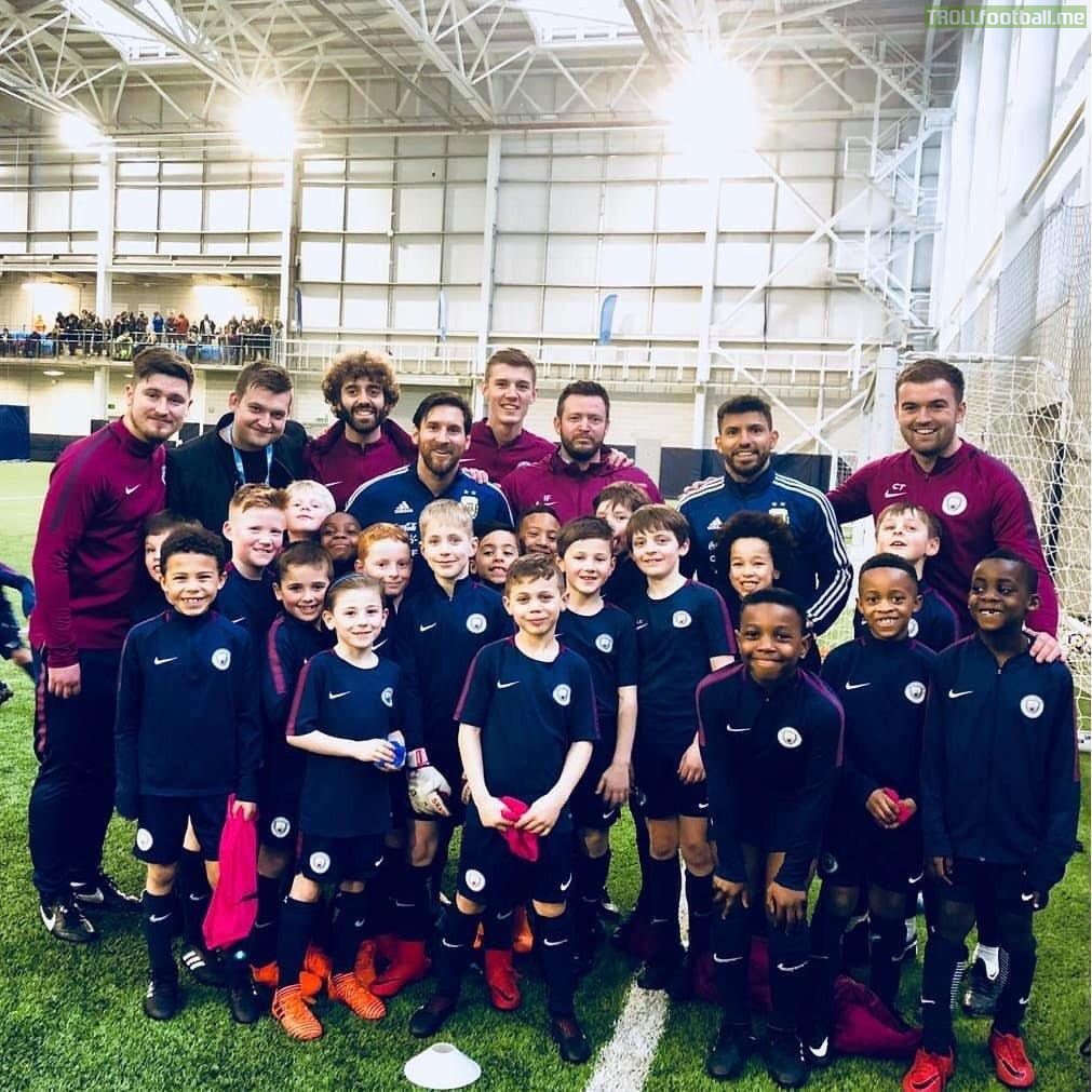 Messi and Aguero photographed with Manchester City academy players