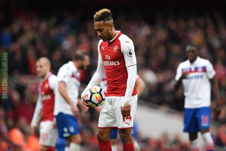 Aubameyang just gave up a hat trick and his chance to score 6 goals in his first 6 EPL appearances to let Lacazette take the penalty instead and boost his confidence. What a teammate.
