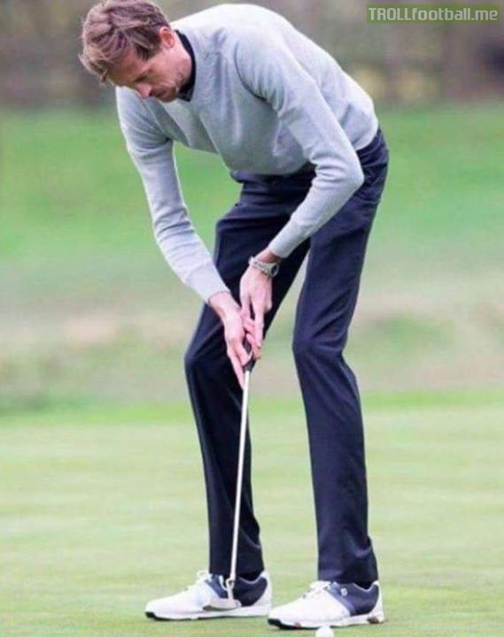 Peter Crouch was not built for golf.