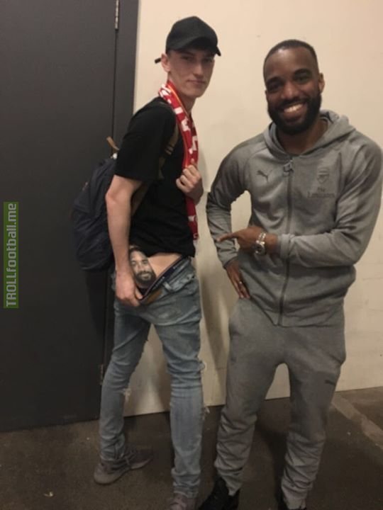 The moment Alexandre Lacazette realized fans in England are very different.