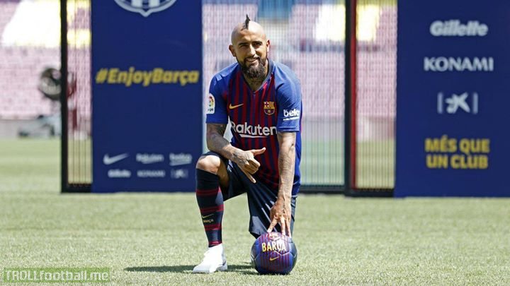 "I would've loved to face Cristiano Ronaldo but sadly he ran away to Italy when he found out that I was coming to Barcelona."  - Arturo Vidal. 😂