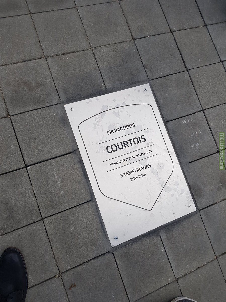This is Courtios's plaque outside the Atletico stadium. Might not look this good after today.