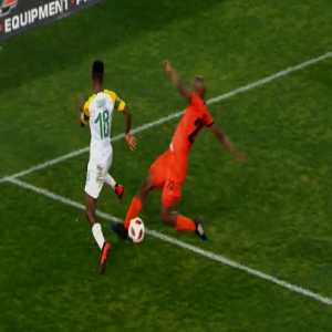 Themba Zwane apologised to Sibusiso Mbonani after doing this to him on the game on Tuesday.