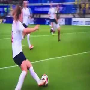 Strange goal in the U20 Women's WC (England 6-1 Mexico)