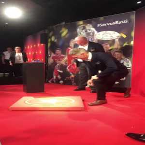 Schweinsteiger becomes the 18th member of the FC Bayern Hall of Fame