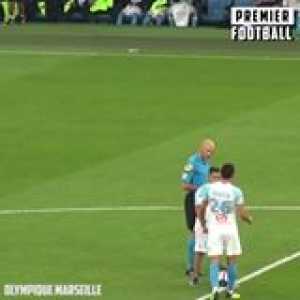 This kid was invited to take the ceremonial kick-off for Marseille at the weekend, and he took his moment in style 😂🤣