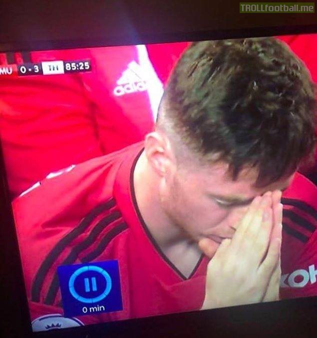 "Dear Lord, please find it in your heart to sack Jose Mourinho as soon as possible. In Fergie's name we pray. Amen." 🙏🏼