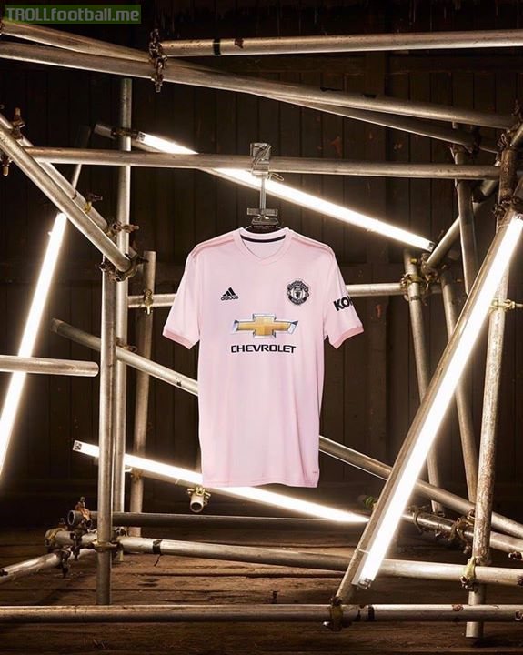 Man Utd’s new away kit for this season. They are really trying everything to get Paul Pogba back to his best 😂😂