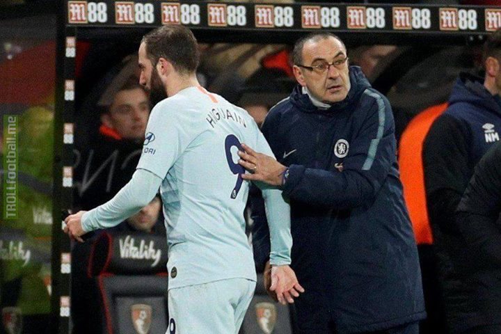 Sarri patting Higuain like: "Right, get off the pitch and go get me my cigarettes, fatty."  😂 😂 😂