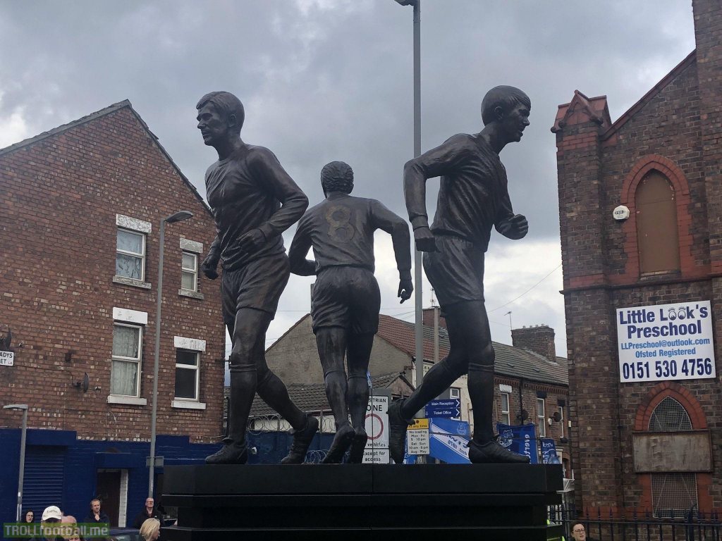 Everton have just unveiled the new statue dedicated to the memory of 3 legends of the club, The Holy Trinity of Kendall, Harvey and Ball