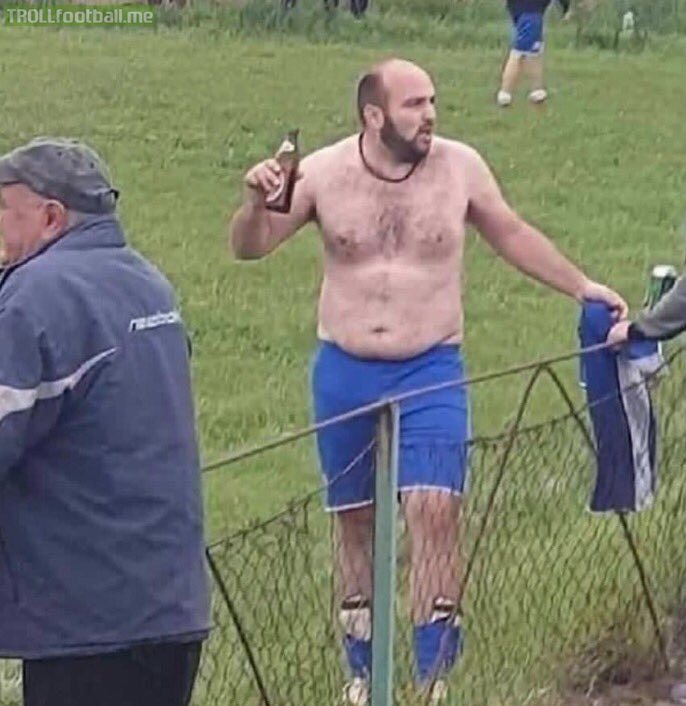 Higuain spotted in Chelsea training. 😂😂
