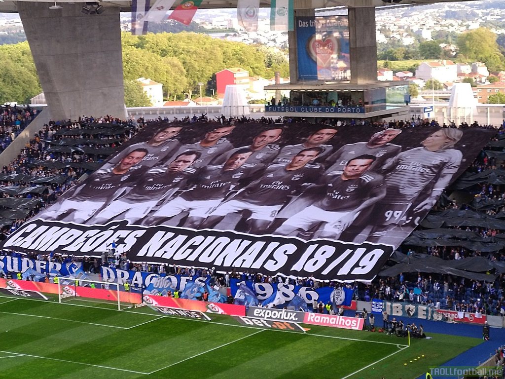 Porto fans congratulate Liga NOS champions
