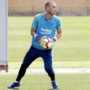 [Héctor Gómez] Cillesen is in Valencia to sign for the team. He's going through the medical examination currently.