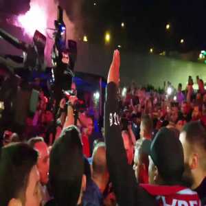 Daniel Sturridge arrives in Trabzon, Trabzon fans doing what they do best to welcome him.
