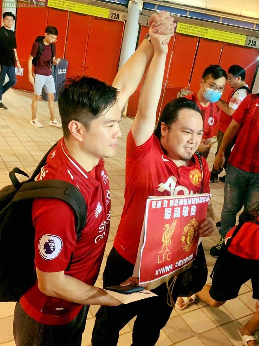 Man United and Liverpool fans in Hong Kong joining hands together to voice against police brutality.