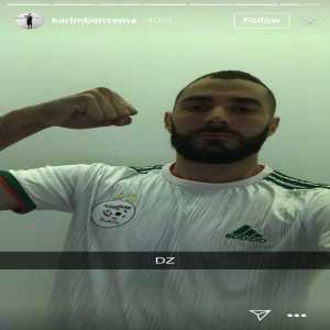 Karim Benzema posts a selfie of himself wearing the Algeria jersey, a couple of days before the international break starts