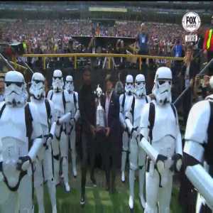 The trophy of Libertadores was scouted by Stormtroopers in the final between River Plate and Flamengo