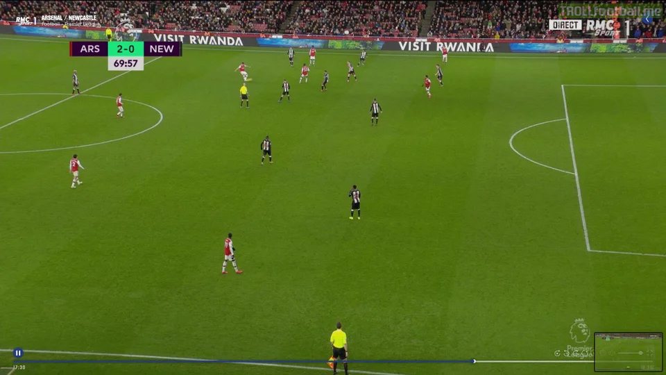 Clear goal scoring chance ruled off by refs for offside(Arsenal vs Newcastle)