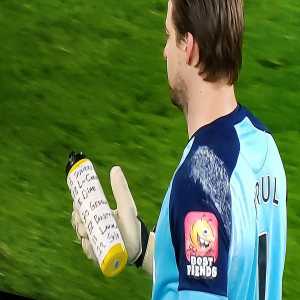 Tim Krul wrote down where every Spurs player takes their penalties on his water bottle