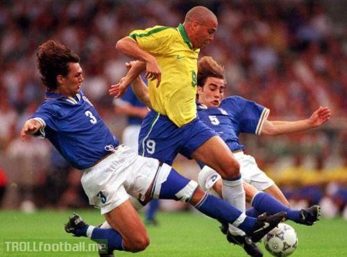 (PICTURE) R9 vs arguably two of the greatest defenders in history of football
