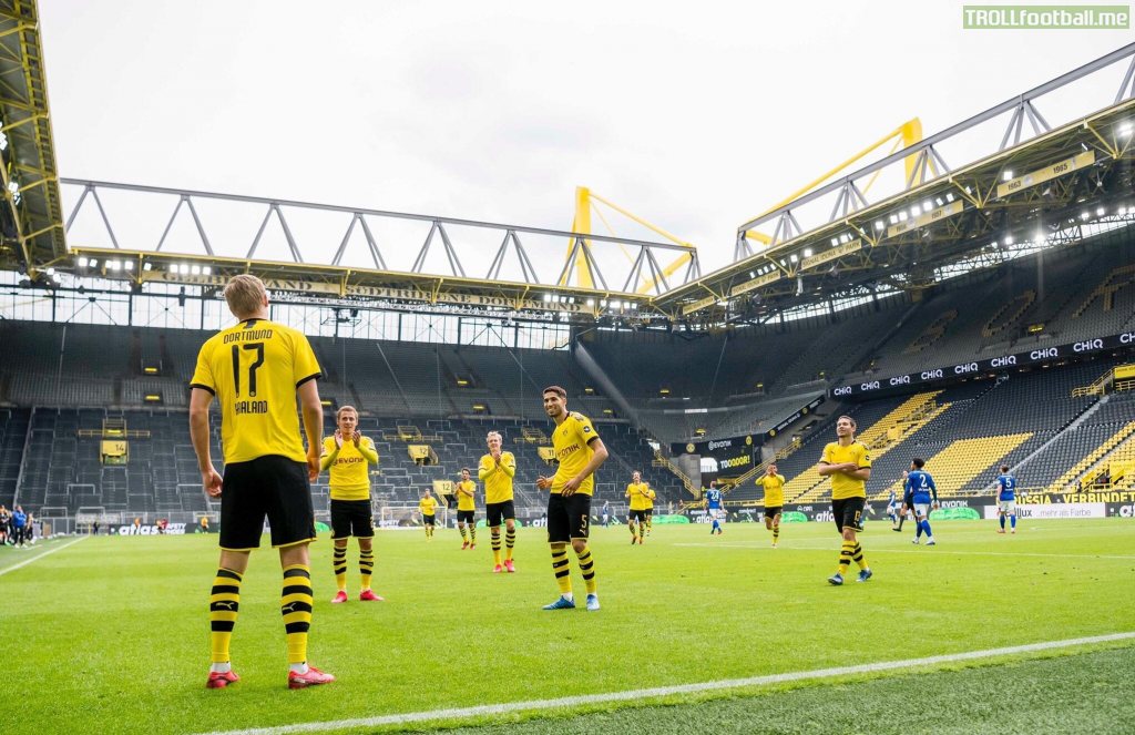 An awesome picture of Dortmund’s distanced celebration after their first goal today