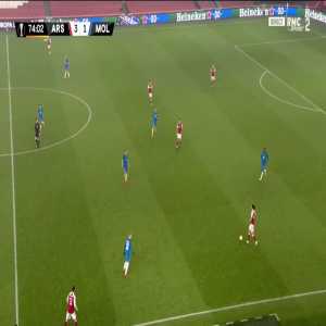 [Arsenal 4-1 Molde] David Luiz pass to Joe Willock
