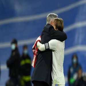 [Fabrizio Romano] Ancelotti: “I hugged Luka Modric and congratulated him because he was extraordinary. His game was incredible”. Carlo Ancelotti’s pushing for Modric contract extension until June 2023. It will be discussed soon - and it’s expected to be completed in the next months.