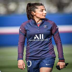 [ESPN FC] Nadia Nadim fled Afghanistan when she was 11 after her father was killed. She has scored 200 goals. Played for PSG and Man City. Represented Denmark 99 times. Speaks 11 languages. This week she qualified as a doctor after 5 years of studying whilst playing football. Wow 👏