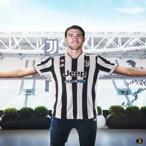 [Tarek Khatib] Vlahovic has chosen Juventus, with whom he already has a contract agreement. At Fiorentina, they now understood that it is going to be impossible to make him change his mind. Whether in January or June, Vlahovic is going put on the Juve shirt, which he dreamed of as a child. #GdS