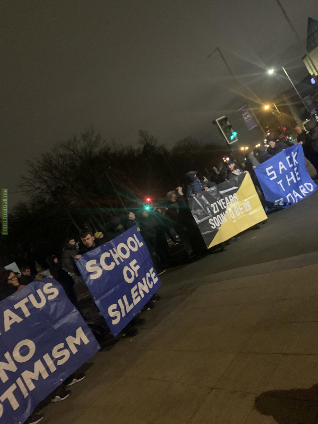 More protests outside Goodison Park tonight, with Sky seemingly there.