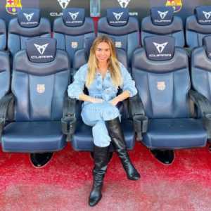 [Helena Condis] The positions between Barcelona and Aubameyang are quite distant and there is pessimism that the deal might not be done because Dembele isn't leaving. Aubameyang travelled to Barcelona on his own on his day off and it wasn't a trip sponsored by the club.