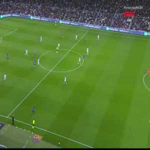 Barcelona - Napoli: Ferran Torres' finish misses the goal 27'