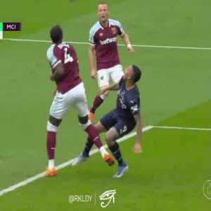 Man City penalty shout against West Ham