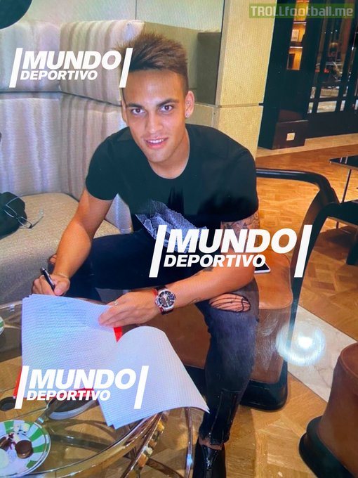 Mundo Deportivo has leaked images of Lautaro Martinez signing his contract with Atlético Madrid in summer 2017. The deal collapsed at the very last second