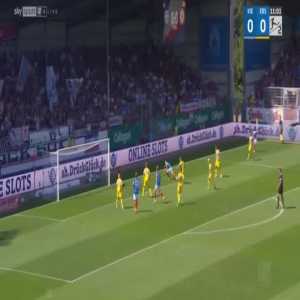 Holstein Kiel [1]-0 Eintracht Braunschweig - Steven Skrzybski 12'