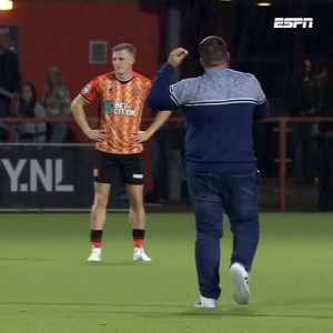 FC Volendam 1-1 G.A. Eagles Red Card - Stef Ekkel (Bad Singing)