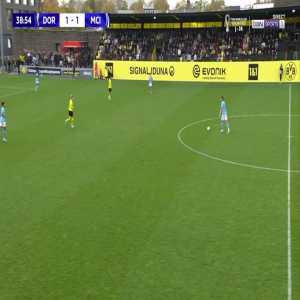 Dortmund U19 1-[2] Manchester City U19 - Nico O'Reilly 40'