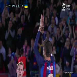 Camp Nou crowd gives a standing ovation to Gerard Pique, who is subbed out for the final time in his career 82'