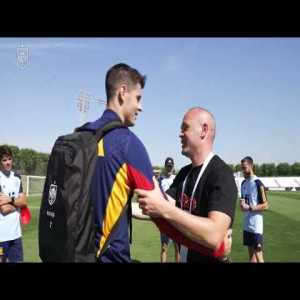 Iniesta visits spain training
