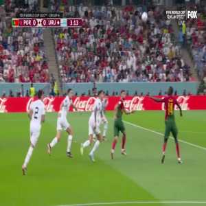 Ronaldo sets up shot with his shoulder vs Uruguay 3'