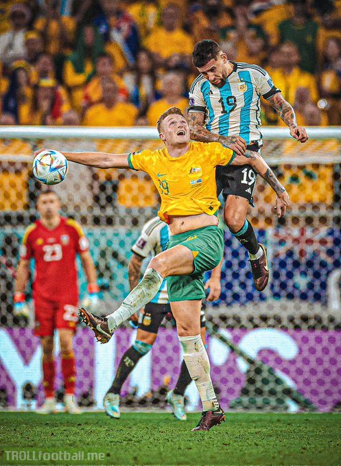 Nicolas Otamendi's jump against World Cup's tallest player (Australia's H. Souttar - 1.98m)
