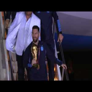 Messi and Argentinian football team arrive at Airport after worldcup win.
