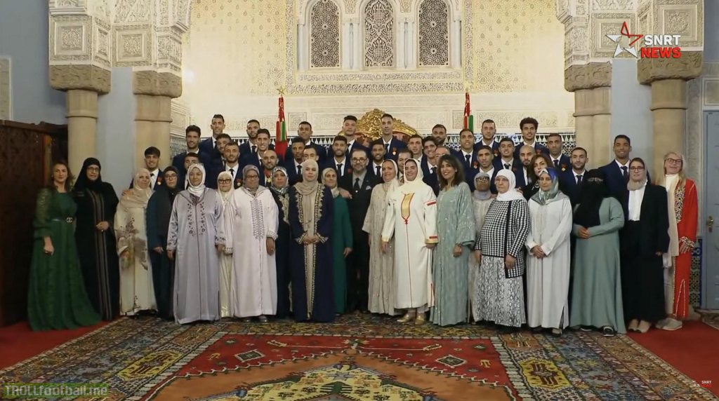 Morocco’s King Mohammed VI welcomes and decorates whole Moroccan squad (and their mothers) at Rabat palace