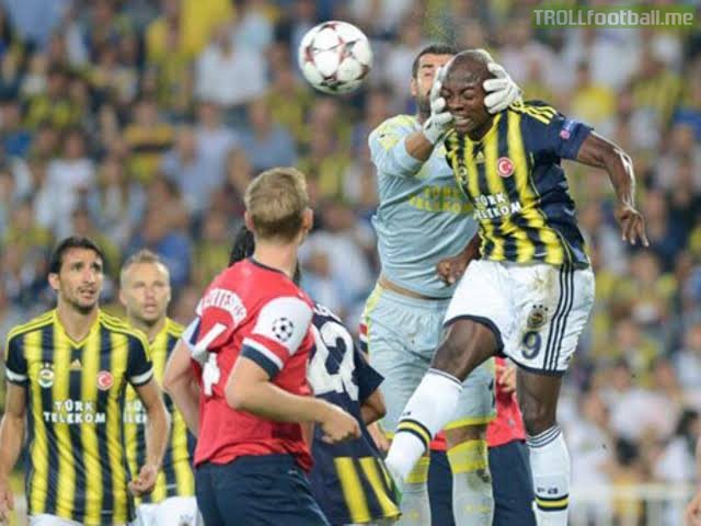 Throwback to 2013 when Fenerbahçe goalkeeper Volkan Demirel catched the head of Pierre Webo, striker of the team instead of catching the ball.